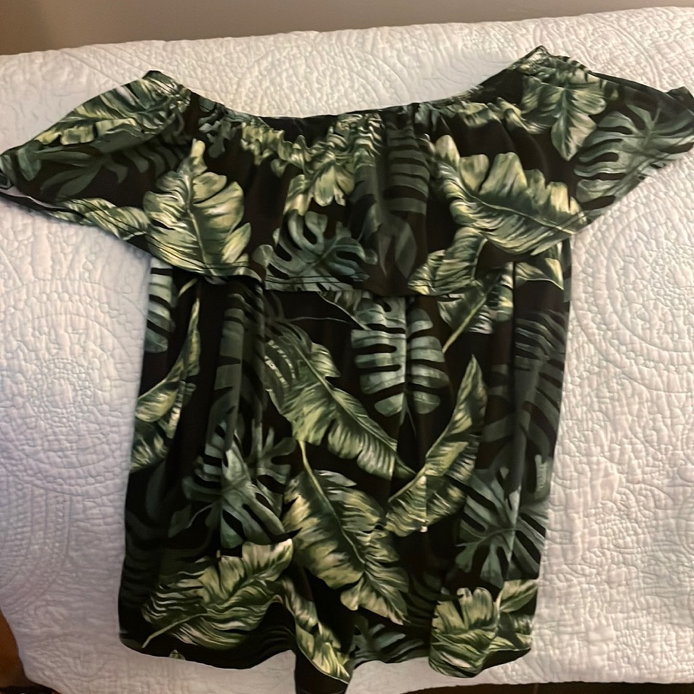 Cute Off the shoulder shirt